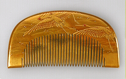 Lacquer Crane Comb